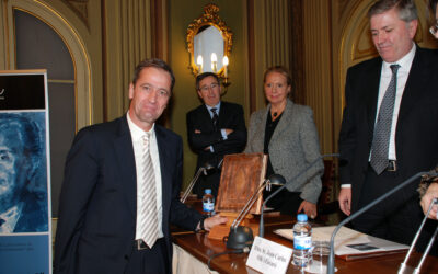 El Colegio de Notarios de Cataluña otorga el Premio Puig Salellas al jurista Juan Vallet de Goytisolo   